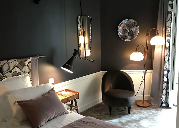 Maison Lepic Montmartre Hotel 3*