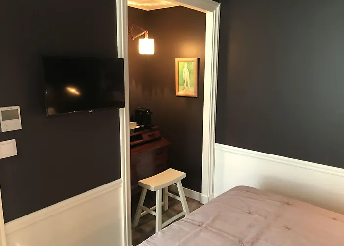 Maison Lepic Montmartre 3*