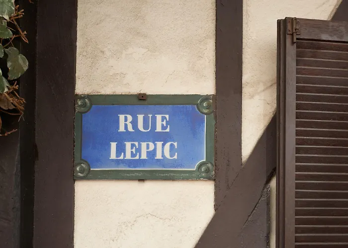 Maison Lepic Montmartre Hotel