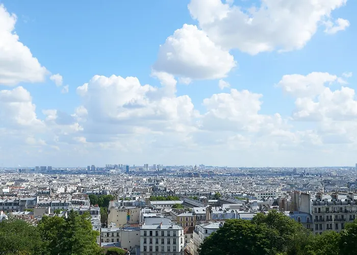 Maison Lepic Montmartre Hotel