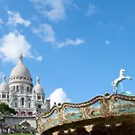 Maison Lepic Montmartre Hotel