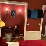 Maison Lepic Montmartre Hotel 3*