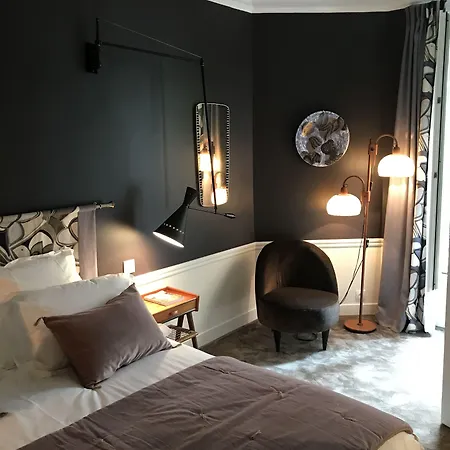 Maison Lepic Montmartre Отель 3*