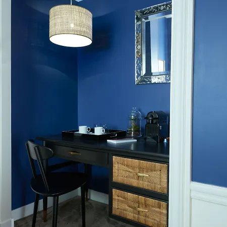 Maison Lepic Montmartre 3*