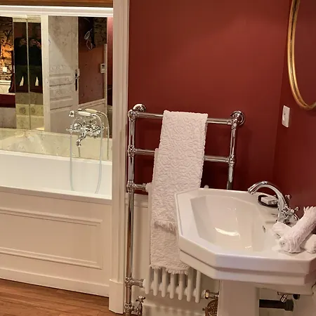 Отель Maison Lepic Montmartre