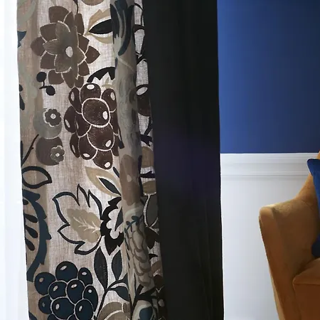 Отель Maison Lepic Montmartre Сент-Уан