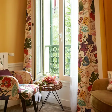 Maison Lepic Montmartre Hotel 3*
