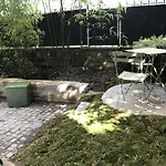 Maison Lepic Montmartre 3* סן-קואן