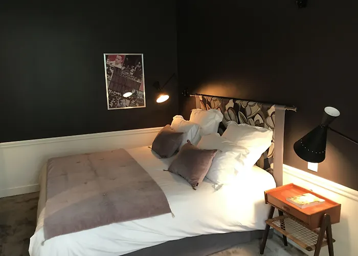 Maison Lepic Montmartre Hotel 3*