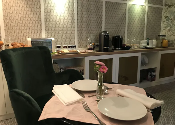 Hotel Maison Lepic Montmartre 3*