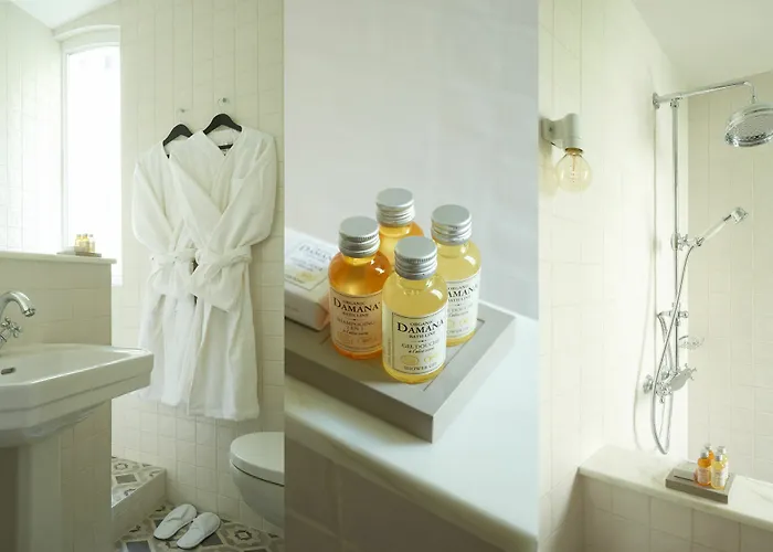 Maison Lepic Montmartre Hotel